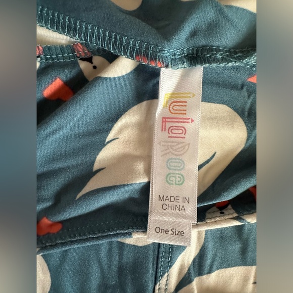 LulaRoe swan and heart leggings - Picture 5 of 5